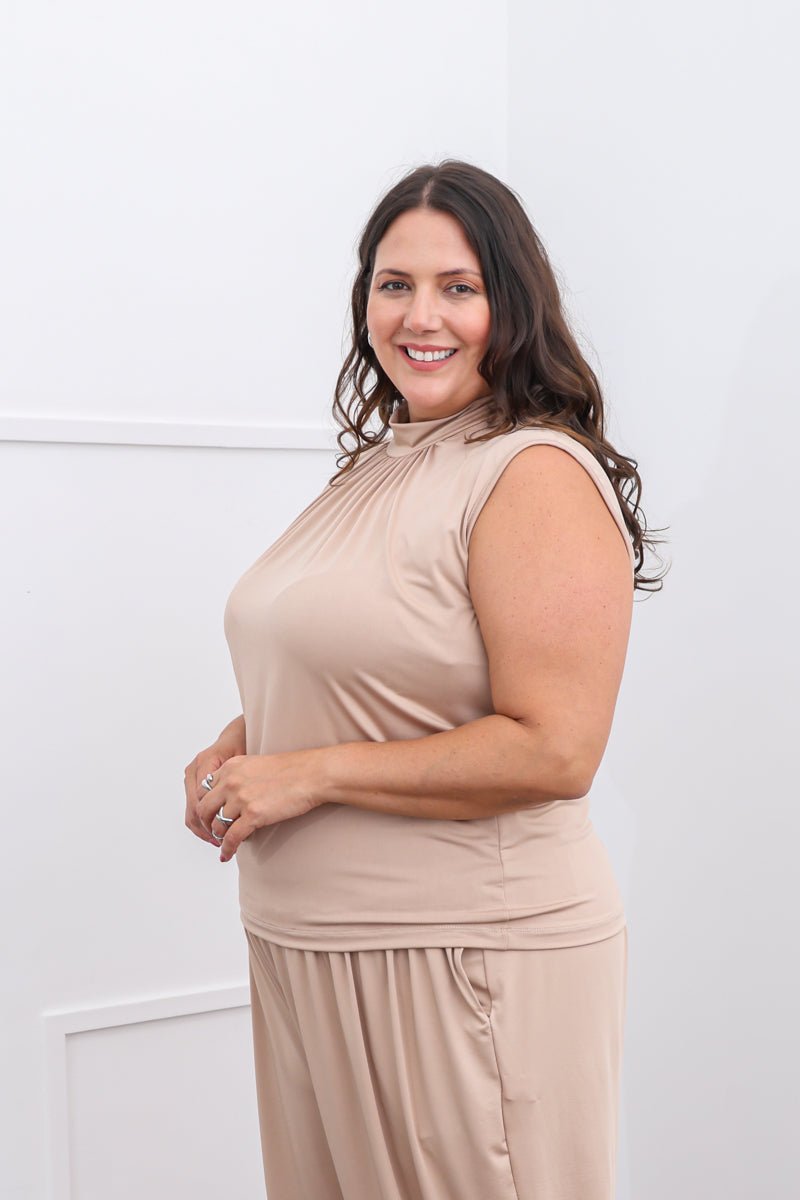 Blusa Dalila - Com Decote Franzido e Amarração na Costas em Malha Confort - Naguirre Shop