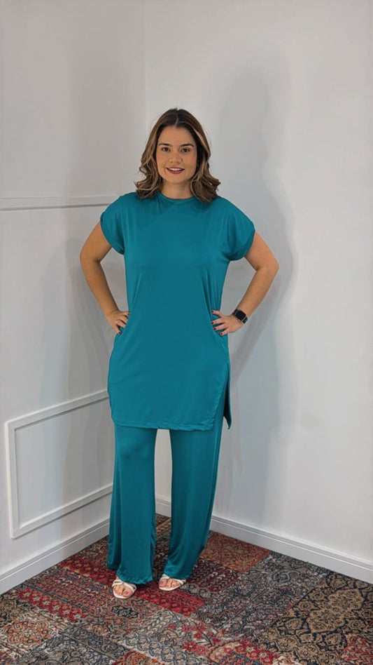 Conjunto Califórnia - Túnica Longa com Fenda Lateral e Calça Pantalona em Malha Confort - Naguirre Shop